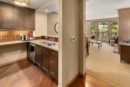 8e7029d6 7d3e 4571 8737 0e976b904006